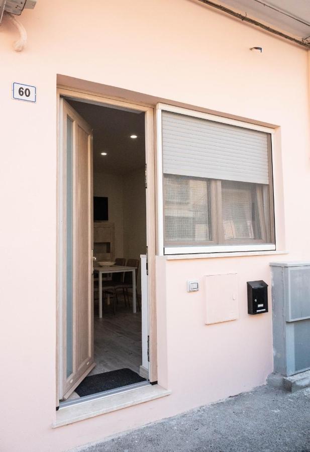 Caus Relax Apartment Oristano Ngoại thất bức ảnh